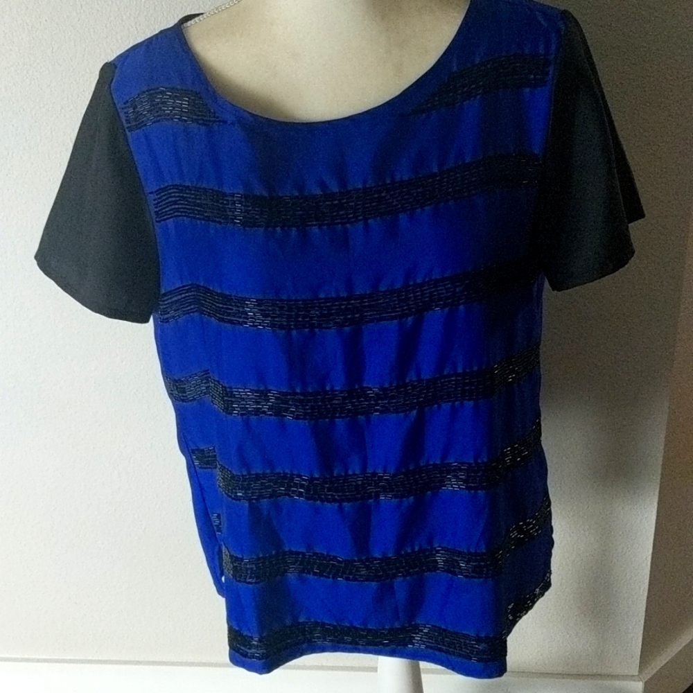 Tahari Arthur S. Levine Short Sleeve Blue Beaded Blouse Medium